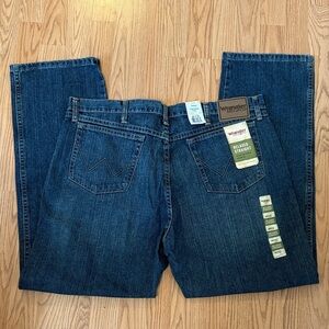 Wrangler Men's Relaxed Fit Dark Blue Jeans